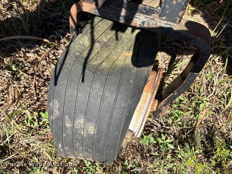 image for item EA7731 UFT root crop harvester