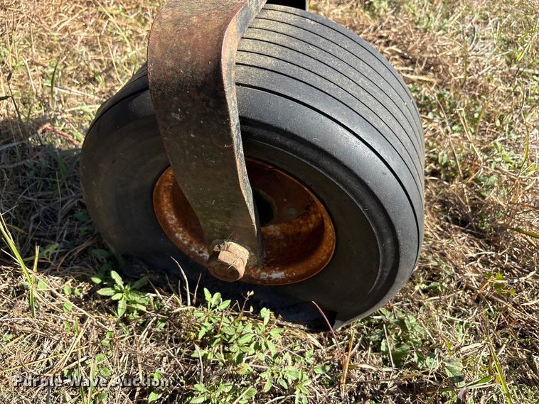 image for item EA7731 UFT root crop harvester