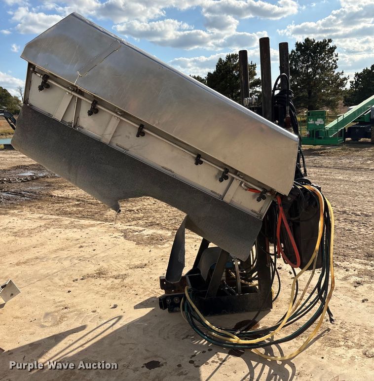 image for item EA7752 Chemical containers sprayer attachment