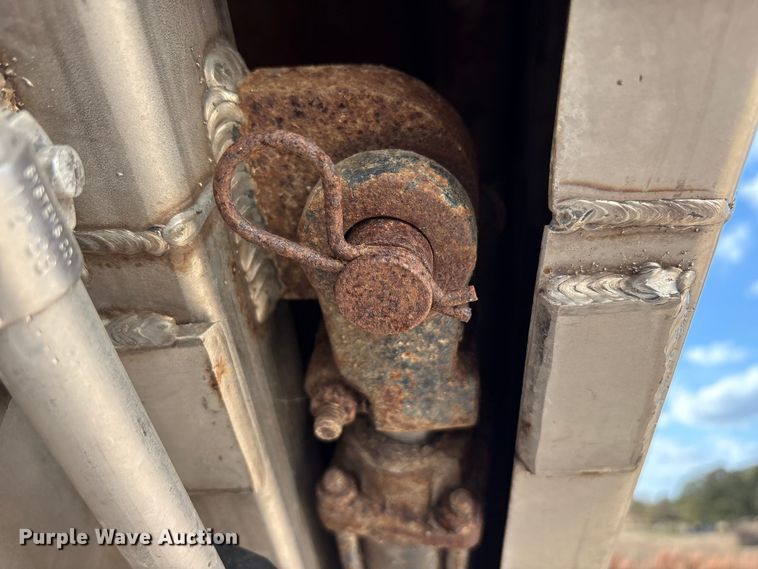 image for item EA7752 Chemical containers sprayer attachment