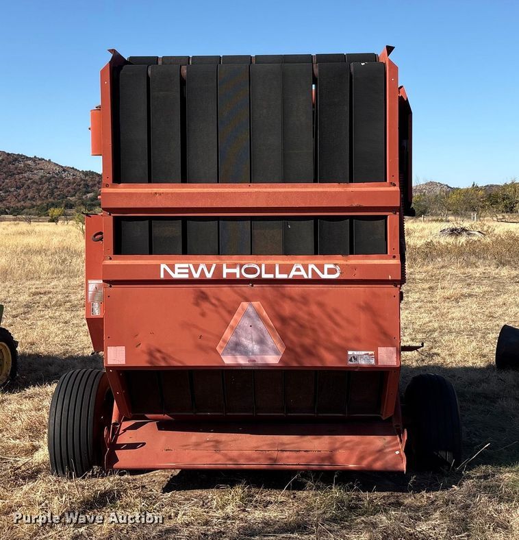 image for item EA7756 New holland 660 round baler