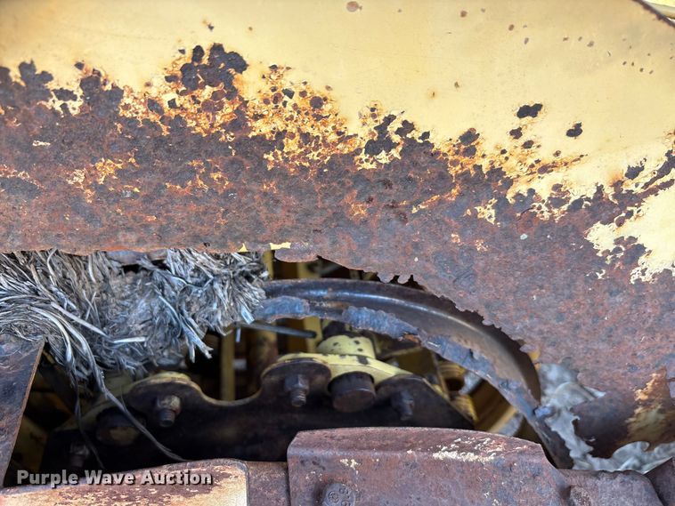 image for item EA7756 New holland 660 round baler