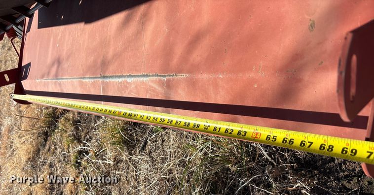 image for item EA7756 New holland 660 round baler