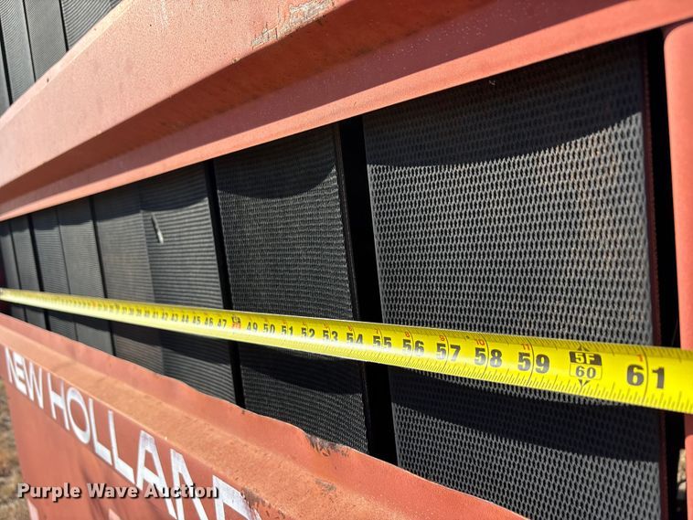 image for item EA7756 New holland 660 round baler