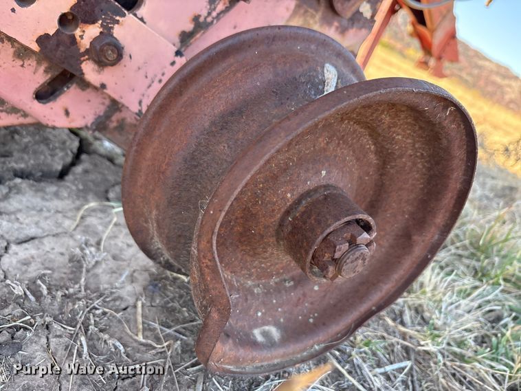 image for item EA7756 New holland 660 round baler