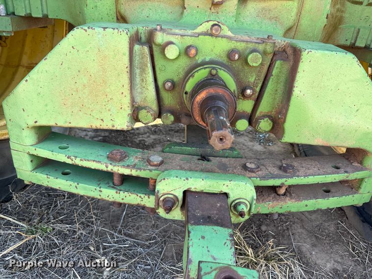 image for item EA7758 John Deere 4620 tractor