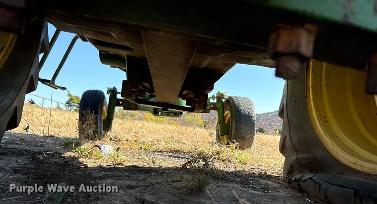 image for item EA7758 John Deere 4620 tractor