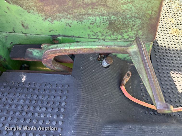 image for item EA7758 John Deere 4620 tractor