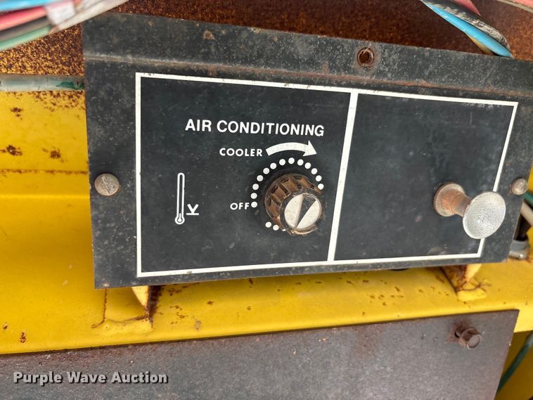 image for item EA7758 John Deere 4620 tractor