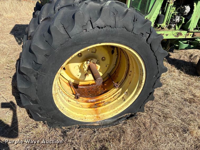 image for item EA7758 John Deere 4620 tractor