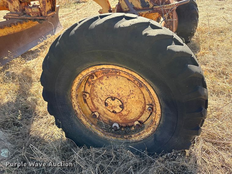 image for item EA7765 1959 Allis-Chambers 145 motor grader