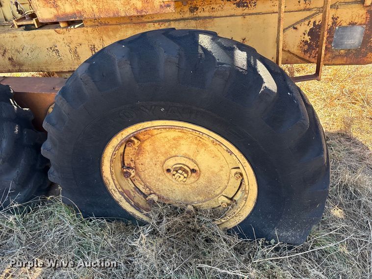 image for item EA7765 1959 Allis-Chambers 145 motor grader