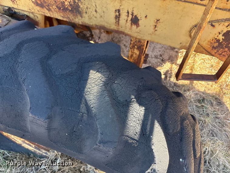 image for item EA7765 1959 Allis-Chambers 145 motor grader