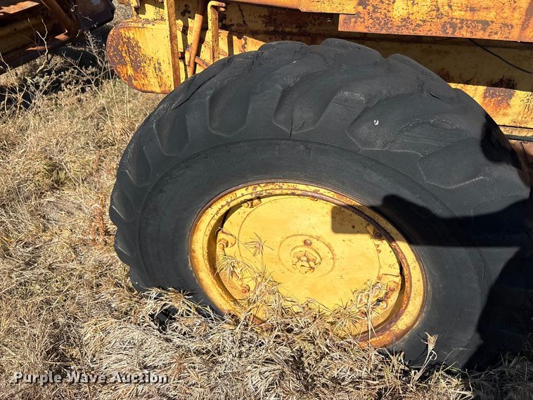 image for item EA7765 1959 Allis-Chambers 145 motor grader