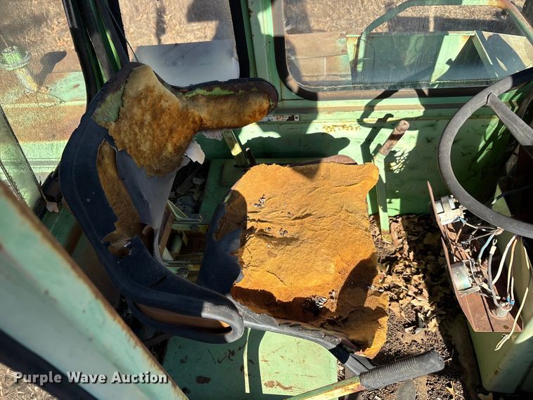 image for item EA7767 Owatonna 275 swather / windrower