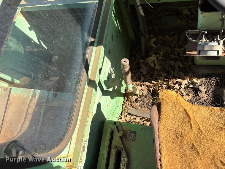 image for item EA7767 Owatonna 275 swather / windrower