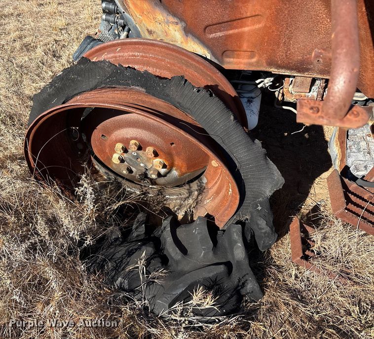 image for item EA7768 New Holland TS110 tractor