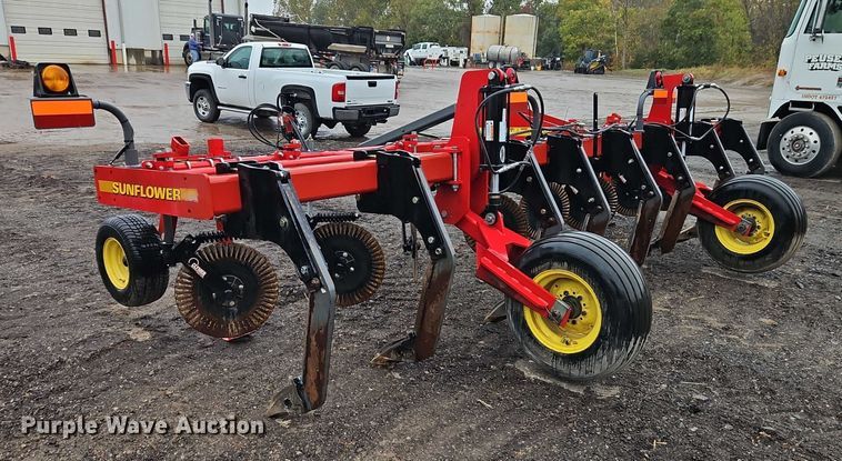 image for item EB8416 2016 Agco Corporation Sunflower 4710 in-line ripper