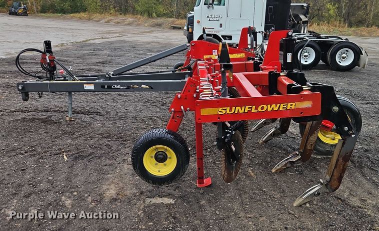 image for item EB8416 2016 Agco Corporation Sunflower 4710 in-line ripper