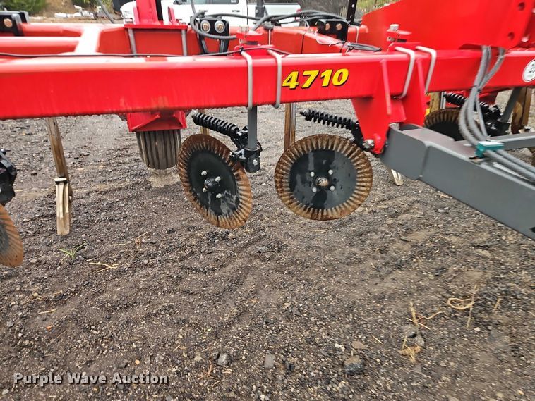 image for item EB8416 2016 Agco Corporation Sunflower 4710 in-line ripper