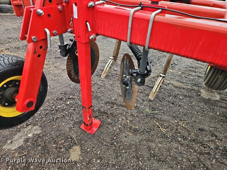 image for item EB8416 2016 Agco Corporation Sunflower 4710 in-line ripper