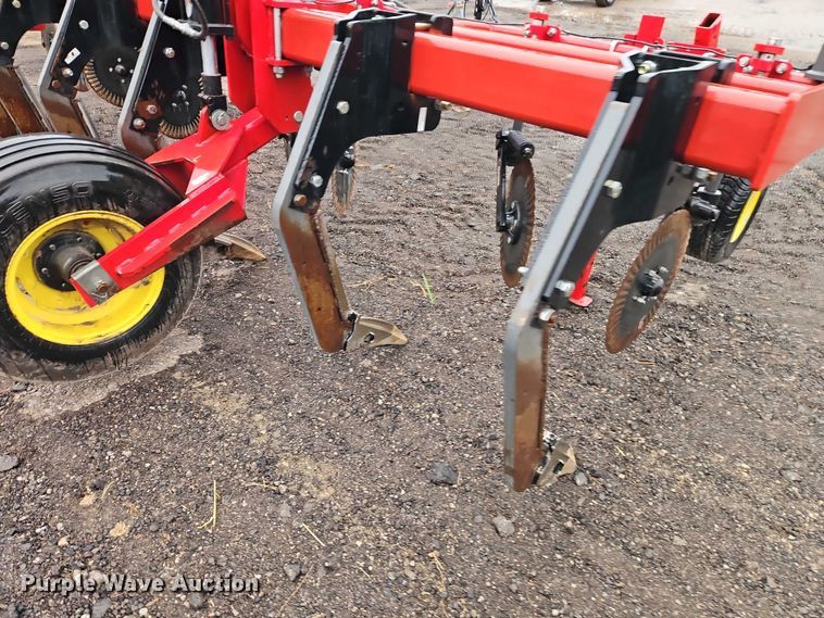 image for item EB8416 2016 Agco Corporation Sunflower 4710 in-line ripper
