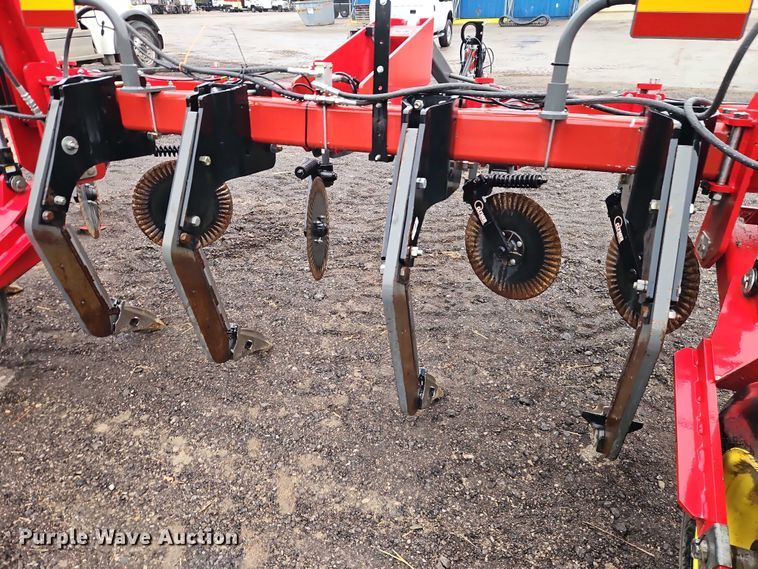 image for item EB8416 2016 Agco Corporation Sunflower 4710 in-line ripper