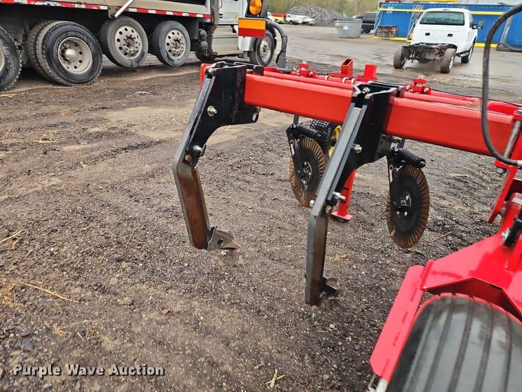 image for item EB8416 2016 Agco Corporation Sunflower 4710 in-line ripper