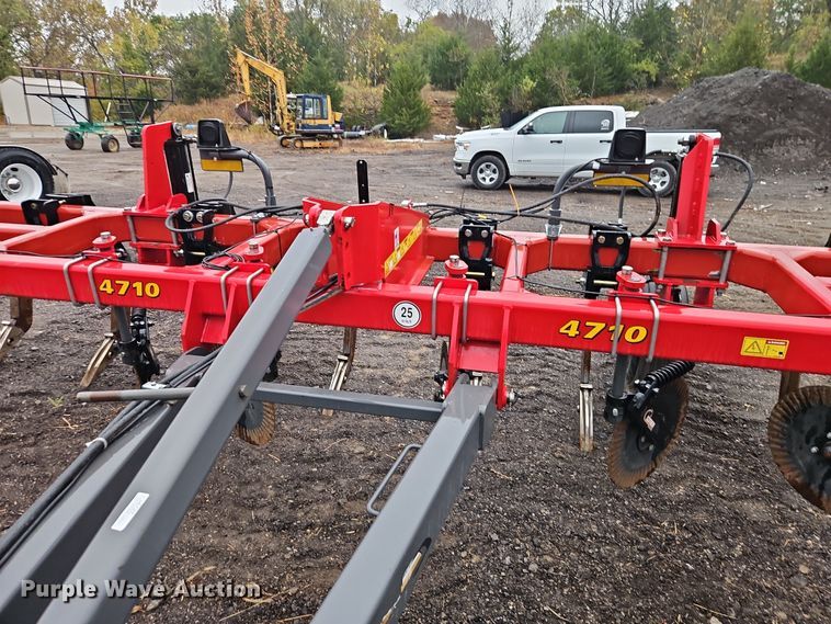 image for item EB8416 2016 Agco Corporation Sunflower 4710 in-line ripper