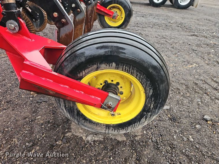 image for item EB8416 2016 Agco Corporation Sunflower 4710 in-line ripper