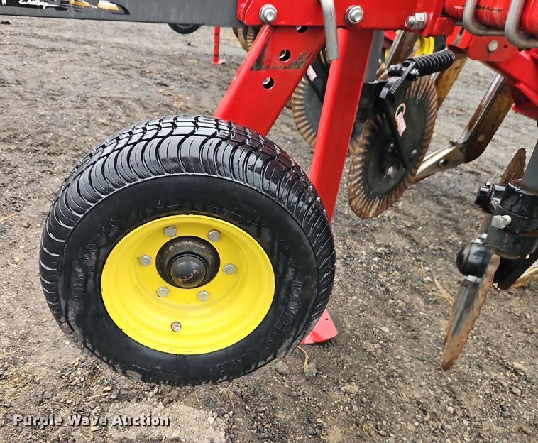 image for item EB8416 2016 Agco Corporation Sunflower 4710 in-line ripper