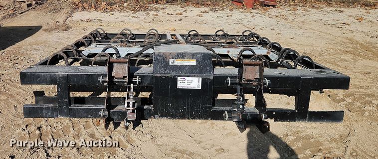 image for item EB8429 Hoelscher 108 bale accumulator grapple