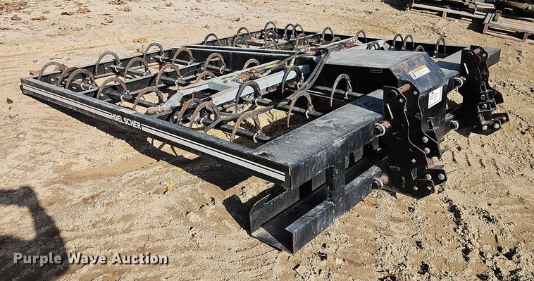 image for item EB8429 Hoelscher 108 bale accumulator grapple