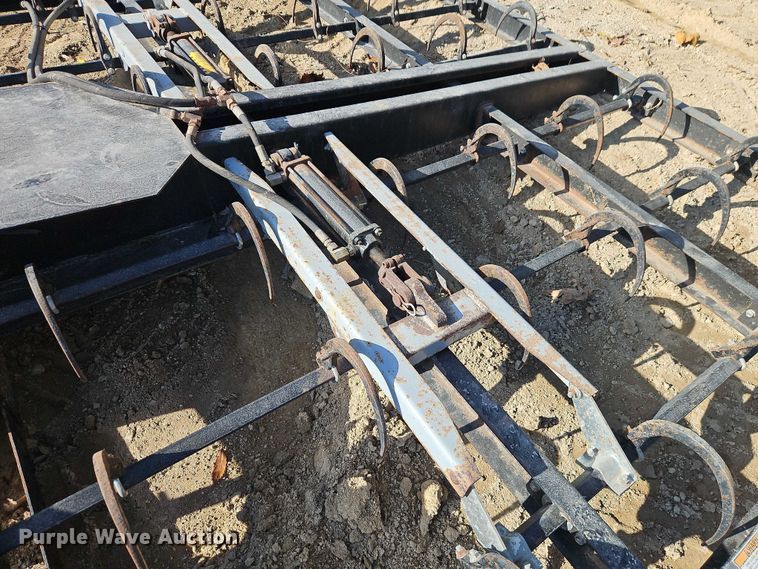 image for item EB8429 Hoelscher 108 bale accumulator grapple