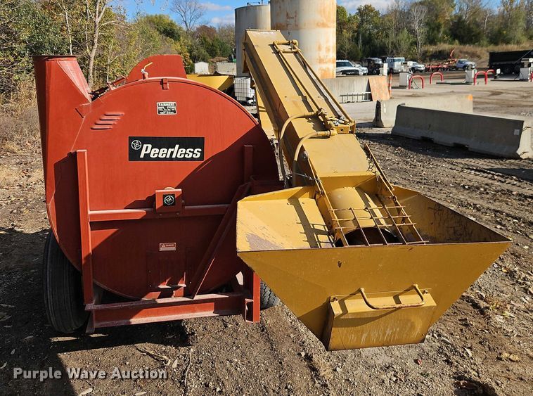 image for item EB8431 Peerless International 20091 feed grinder/mixer