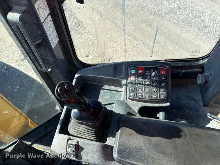 image for item EC4450 2015 John Deere 544K wheel loader
