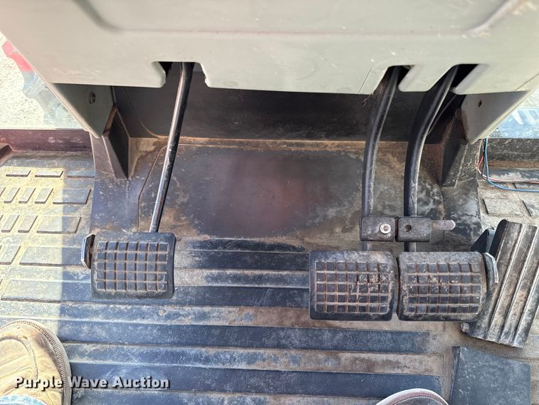 image for item EC4452 2008 Massey Ferguson 5465 MFWD tractor