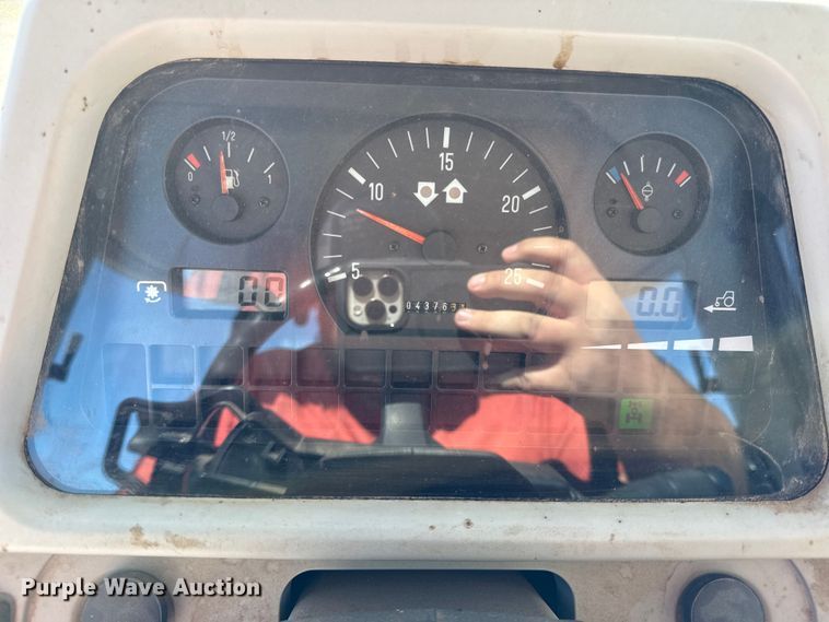 image for item EC4452 2008 Massey Ferguson 5465 MFWD tractor