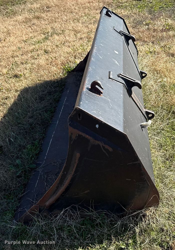 image for item EC4452 2008 Massey Ferguson 5465 MFWD tractor