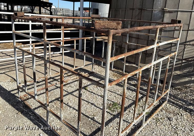 image for item EC4454 Livestock equipment