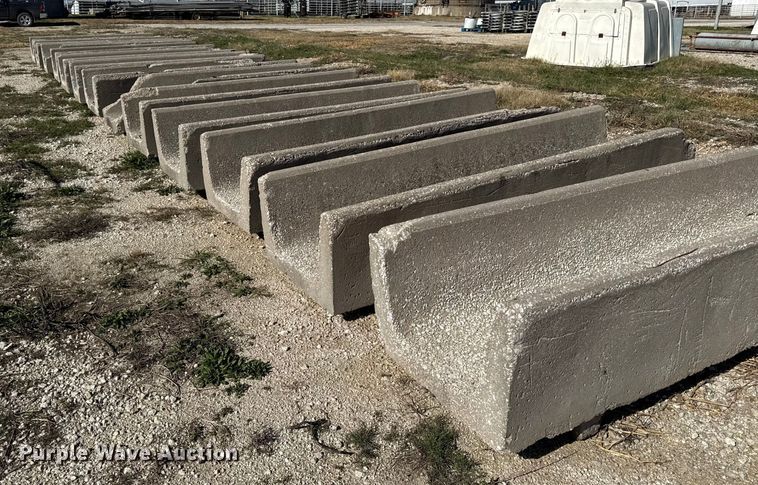 image for item EC4457 (13) feed bunks