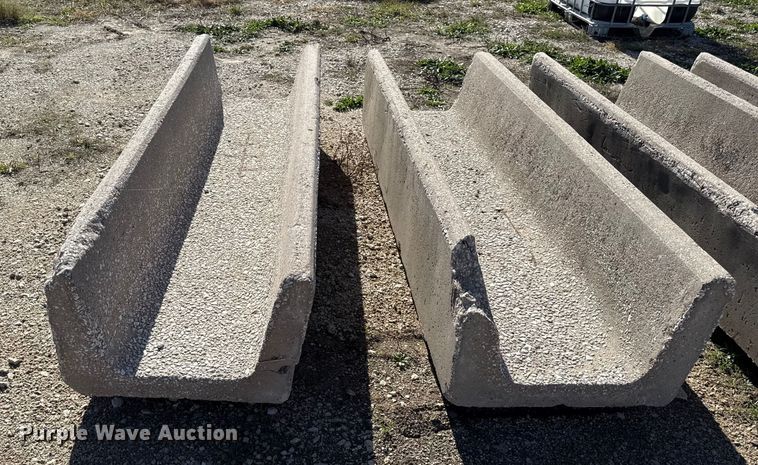 image for item EC4457 (13) feed bunks