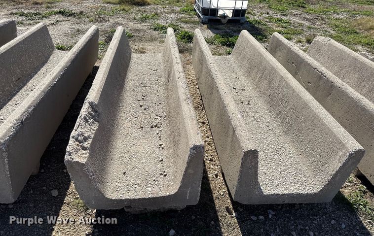 image for item EC4457 (13) feed bunks