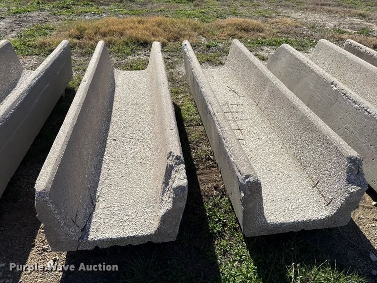 image for item EC4457 (13) feed bunks