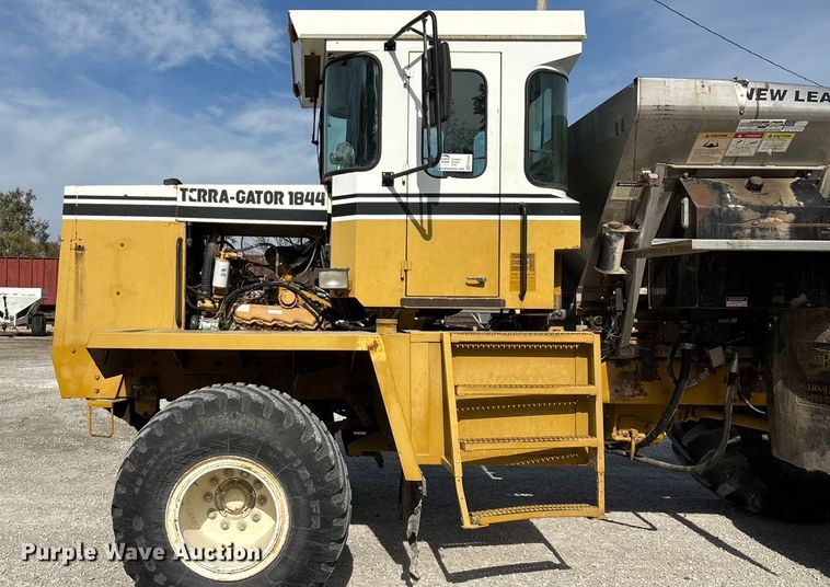 image for item ED2355 1994 Ag-Chem Terra-Gator 1844 spreader