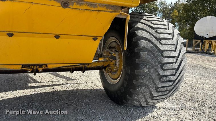 image for item ED2355 1994 Ag-Chem Terra-Gator 1844 spreader