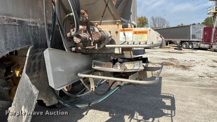 image for item ED2355 1994 Ag-Chem Terra-Gator 1844 spreader