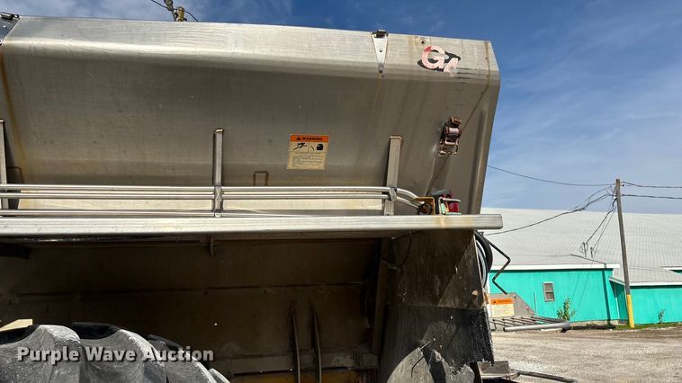 image for item ED2355 1994 Ag-Chem Terra-Gator 1844 spreader