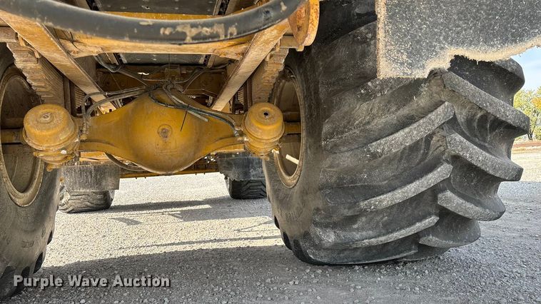 image for item ED2355 1994 Ag-Chem Terra-Gator 1844 spreader