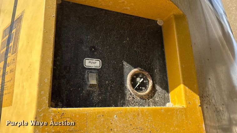 image for item ED2355 1994 Ag-Chem Terra-Gator 1844 spreader